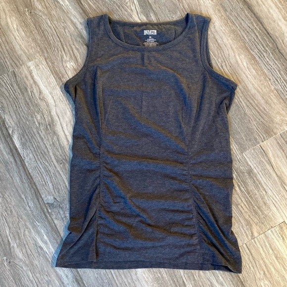 Duluth Trading Co Tops - Duluth Trading Co. Tank